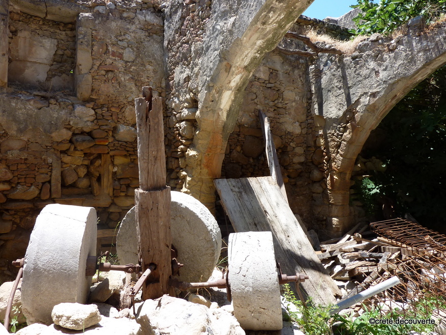 Polyrinia ruines ancien moulin Polyrinia ruines ancien moulin