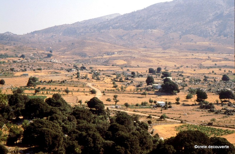 Crete plateau de Katharo au pied du mont Skafidera
