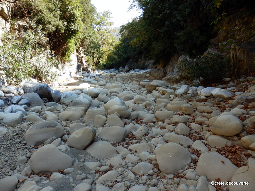 Progression dans le lit du Xeropotamos
