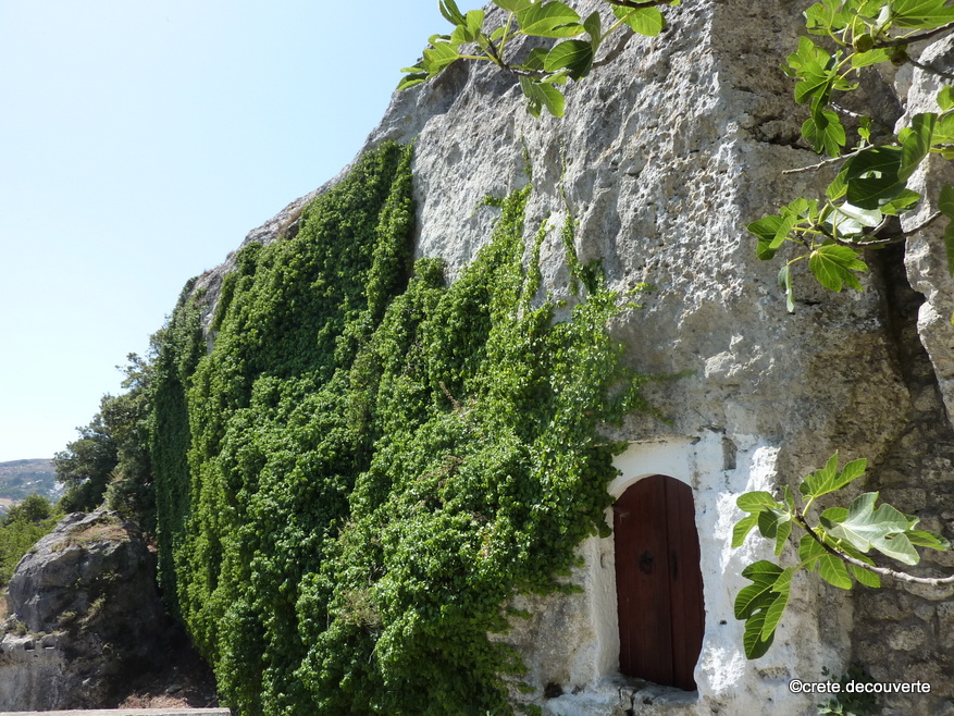 Agios Thomas : chapelle et sanctuaire Agios Thomas : chapelle et sanctuaire