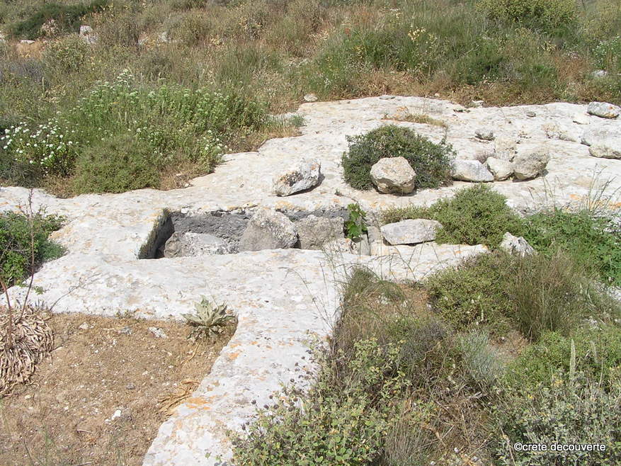 Agios Thomas Kastro Melissa Pressoirs et cuves