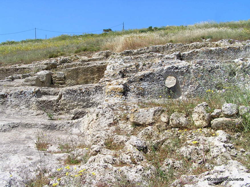 Prophte Elie : espaces creuss dans la roche