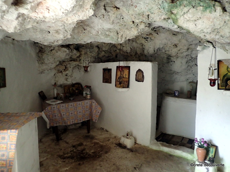 Douliana Chapelle rupestre Agios Antonios a Tsivara