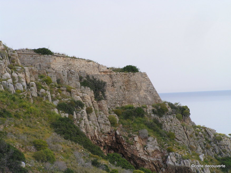 Murailles sud de Palaiokastro