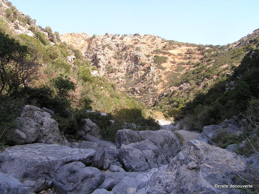 Gorge Aposelemi : blocs d'boulis vers l'aval