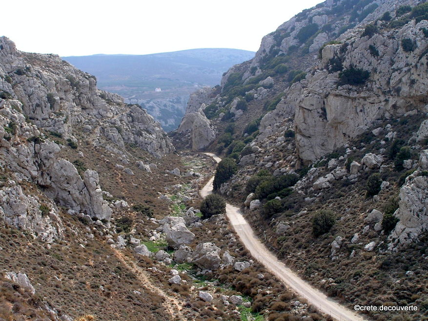 Gorge Perivolakia vue depuis la chapelle du St-Esprit