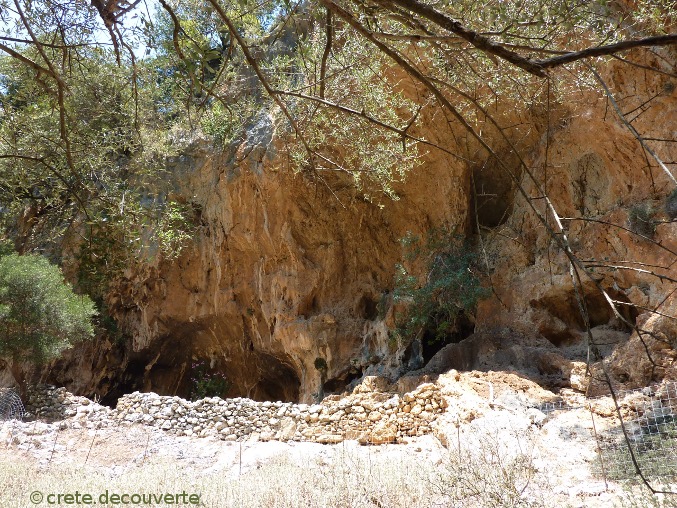 Kato Poros : grotte bergerie