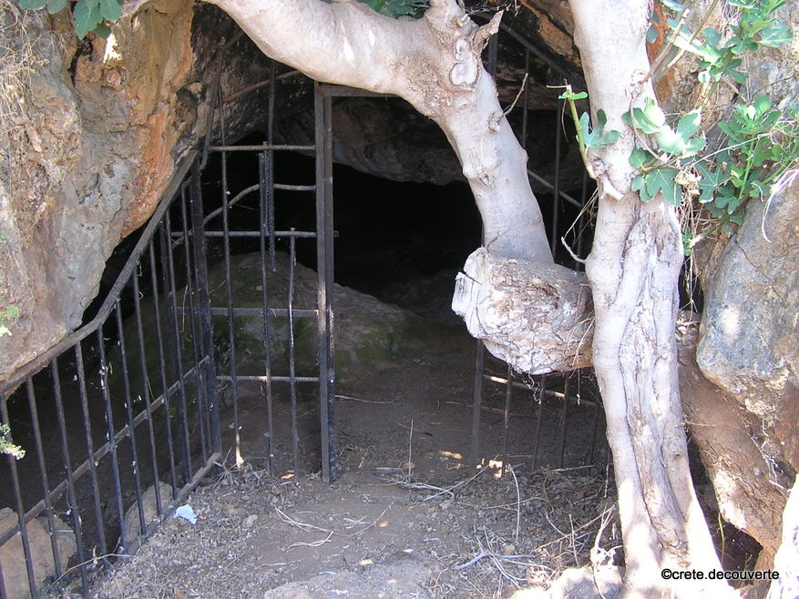 Grotte Eileithyia : entre de la cavit