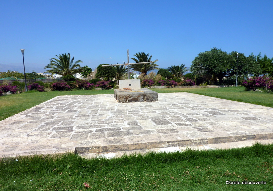 Vue d'ensemble des alentours de la tombe Kazantzakis