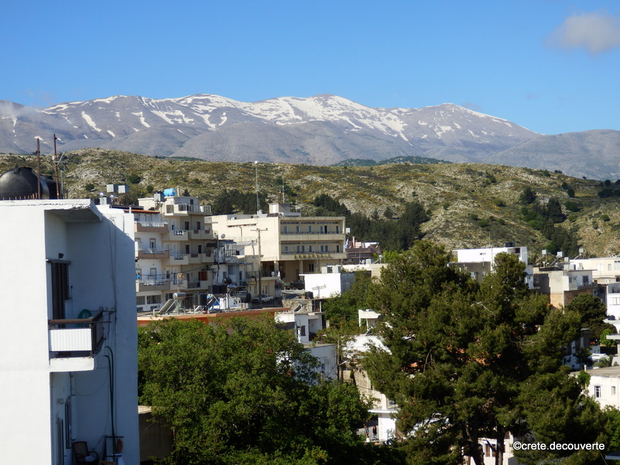 Le haut Karst de l'Ida vu depuis Anogia au Nord Le haut Karst de l'Ida vu depuis Anogia au Nord