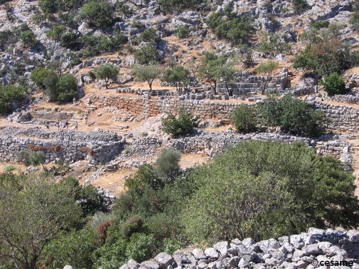 Espace thtral et maison du temple, de l'antique Lato Etera