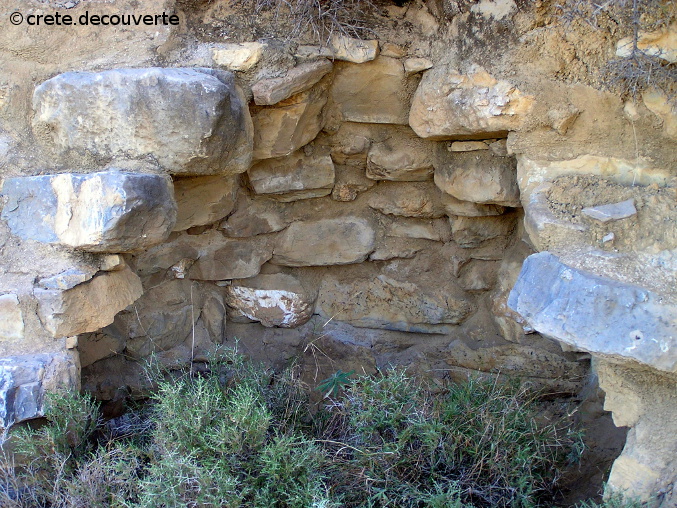 Monastiraki Halasmenos : tombe de type tholos