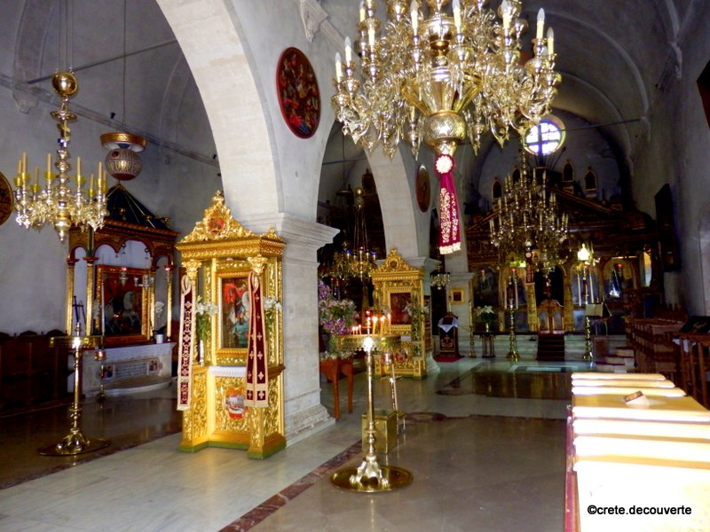 Intrieur de l'glise du Monastre sacr d'Epanossifi