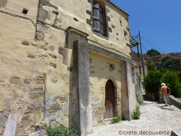 Maison rénovée à Polyrrinia Maison rénovée à Polyrrinia