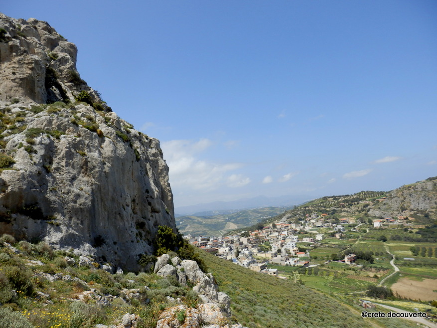 Vue sur le village de Profitis Ilias