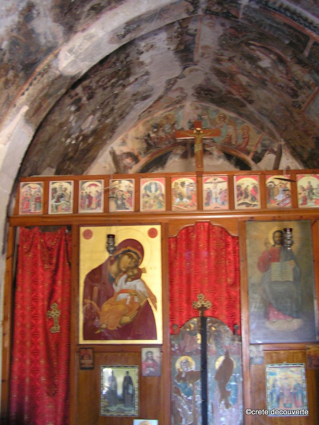 Iconostase d'Agios Andreas et fragments de fresques