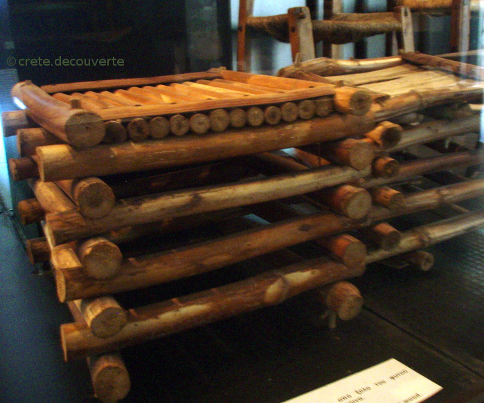 Tabourets du muse etnologique de Vori