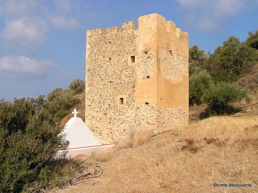 balade a la tour venitienne dite Kornaros a Myrsini