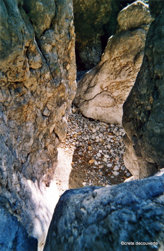 gorge Adrianos - passage vertical