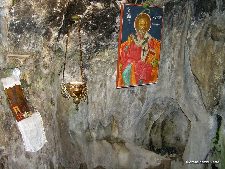 grotte Agiasma sous le sanctuaire