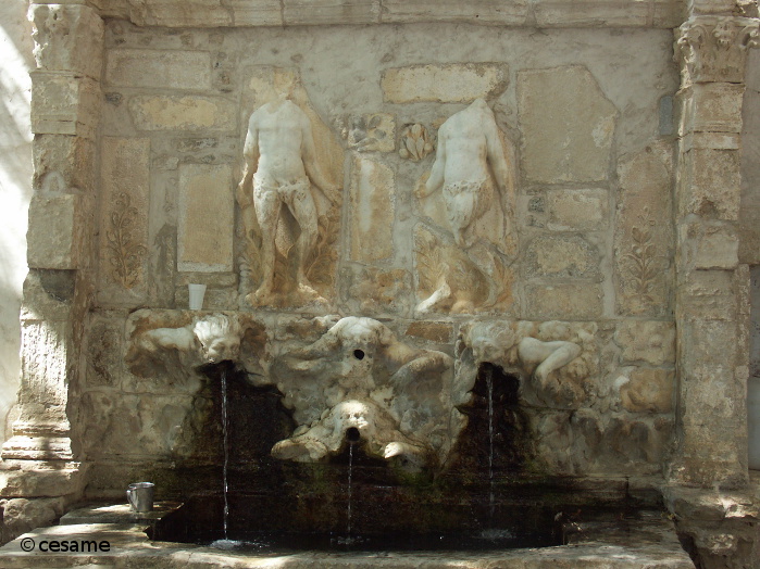 Fontaine sculpte  Vrondisi